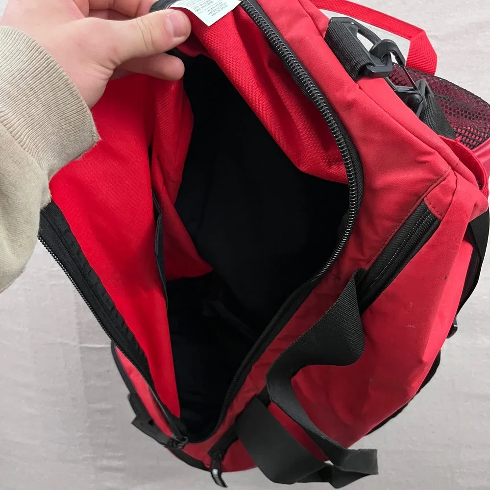 Nike Duffel Bag Unisex Large‎ Red Black Max Air Padded Strap Ventilated Pocket
